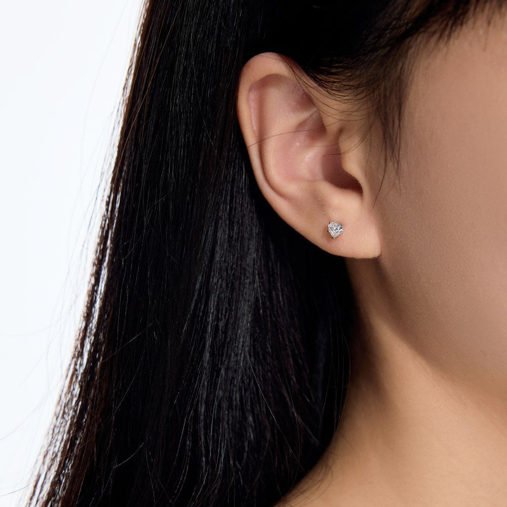 925 Sterling Silver Heart Cut White CZ Stud Earrings 40200776