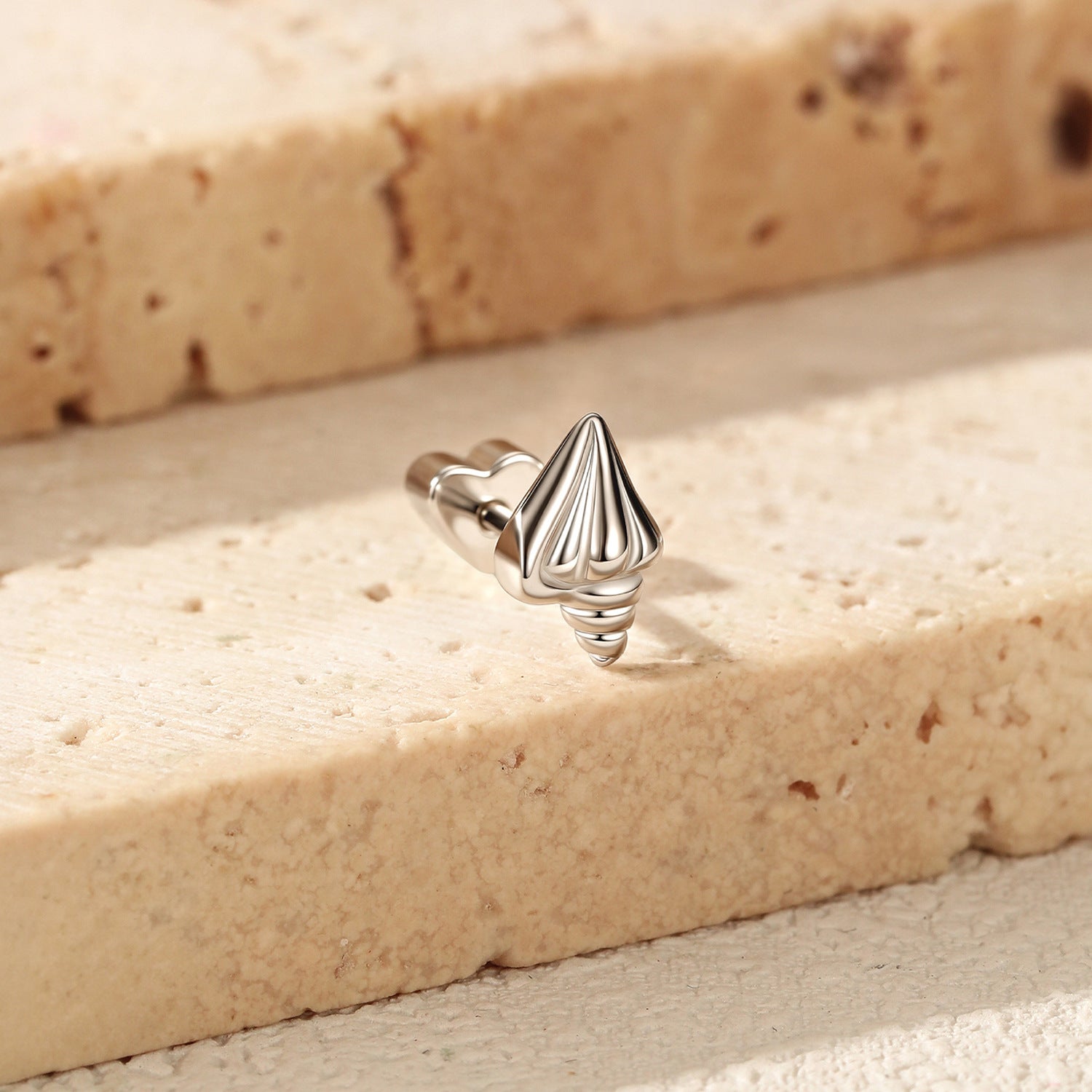 925 Sterling Silver Conch Shell Cartilage Stud 40600023