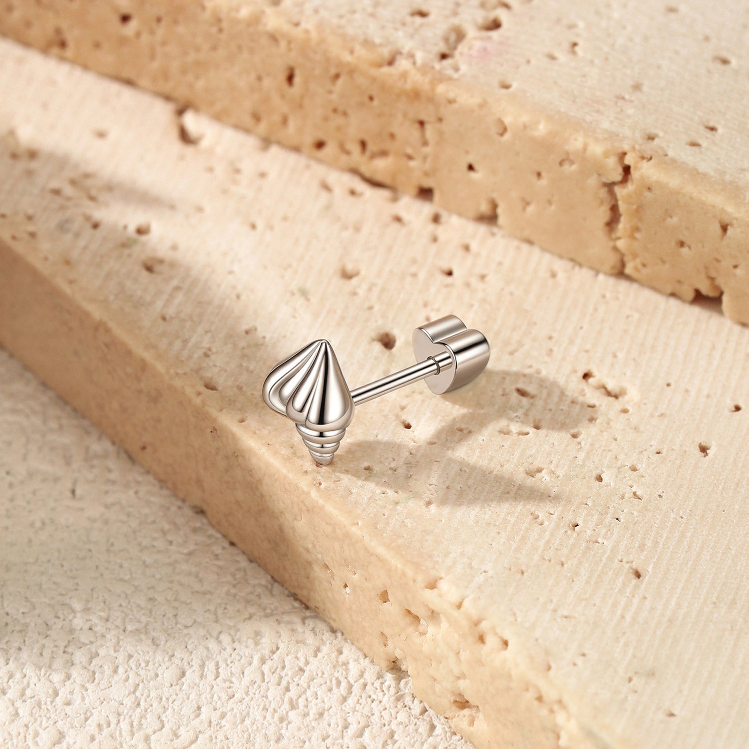 925 Sterling Silver Conch Shell Cartilage Stud 40600023