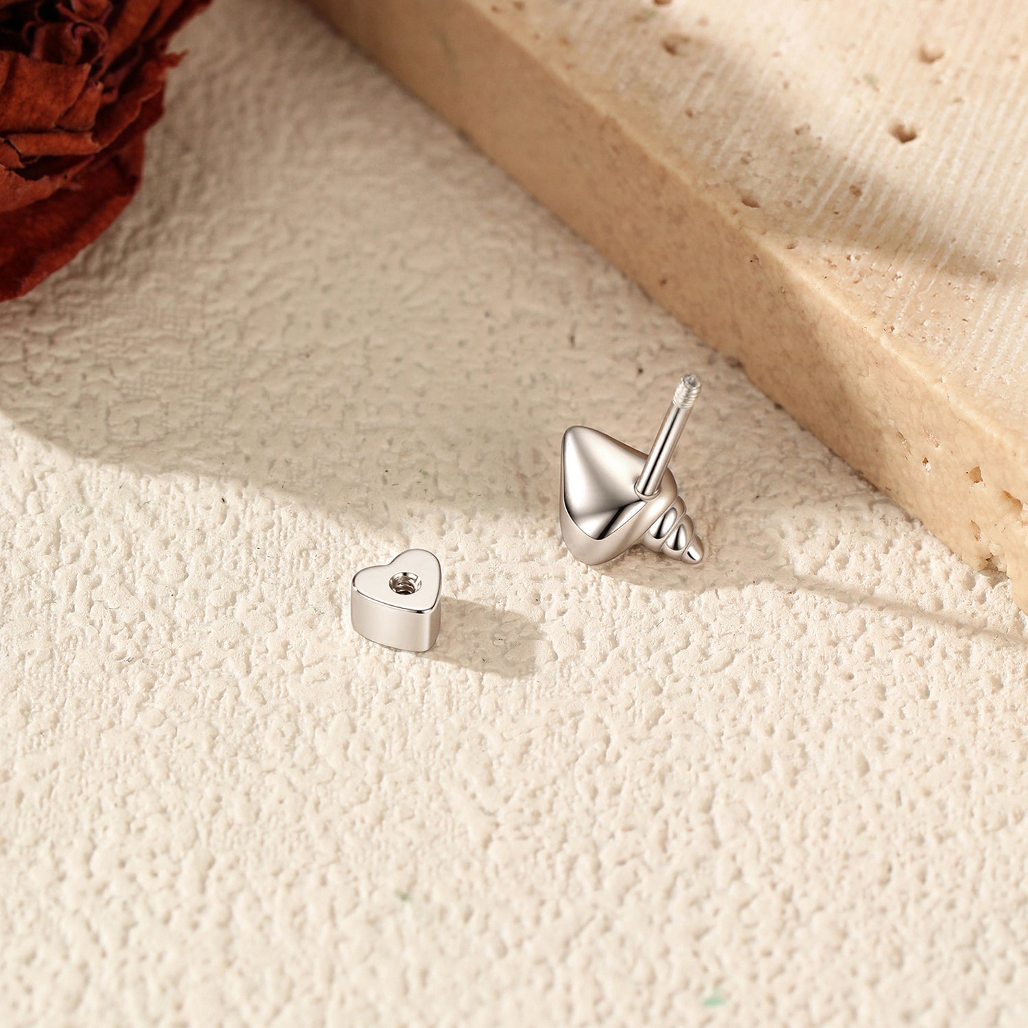 925 Sterling Silver Conch Shell Cartilage Stud 40600023