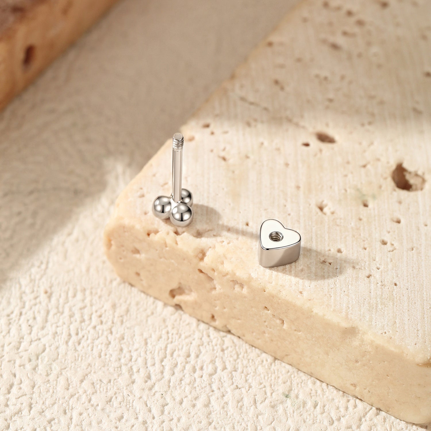 925 Sterling Silver Three Bead Cluster Flat Back Cartilage Stud 40600024