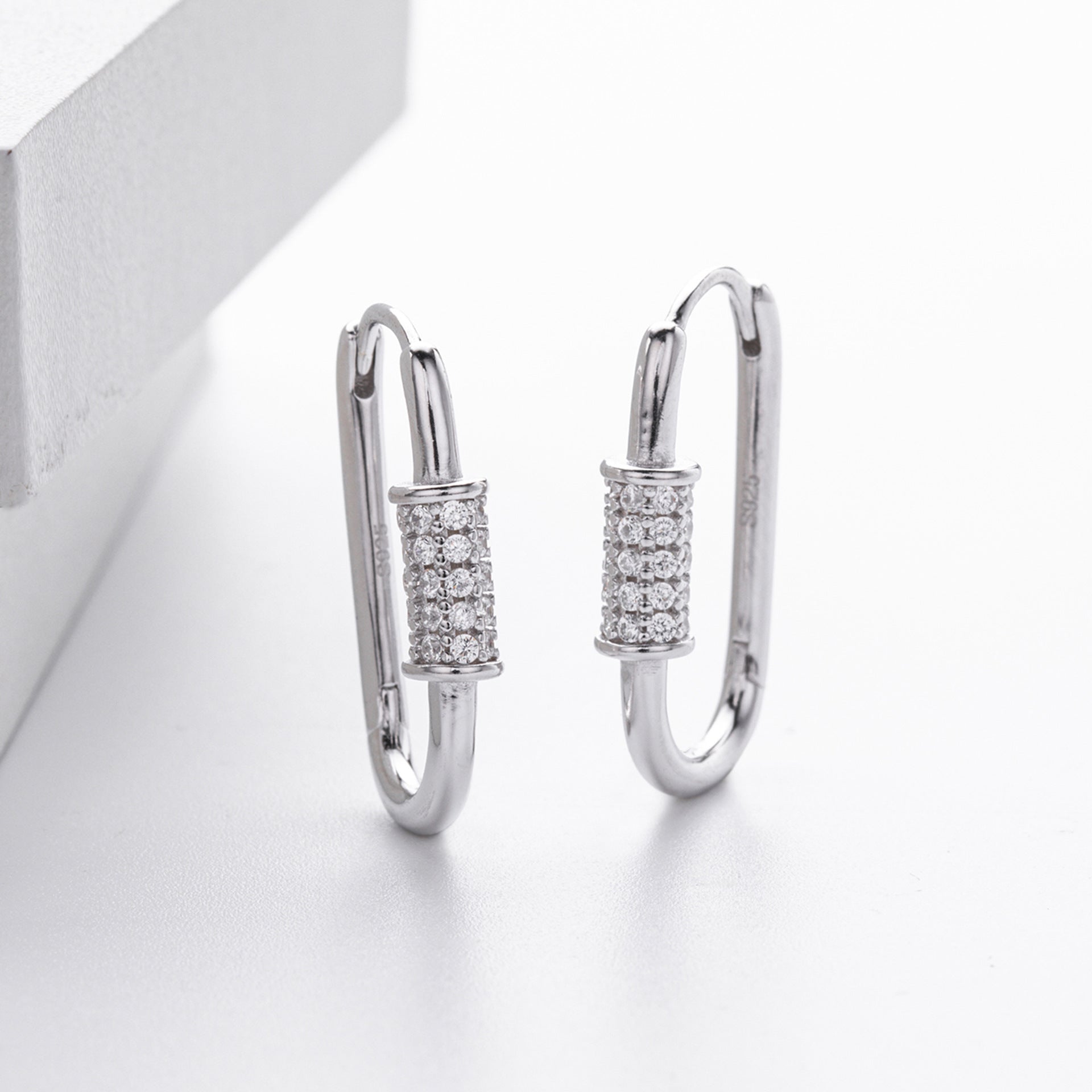 925 Sterling Silver Paperclip Pavé Zircon Huggie Earrings 60200321