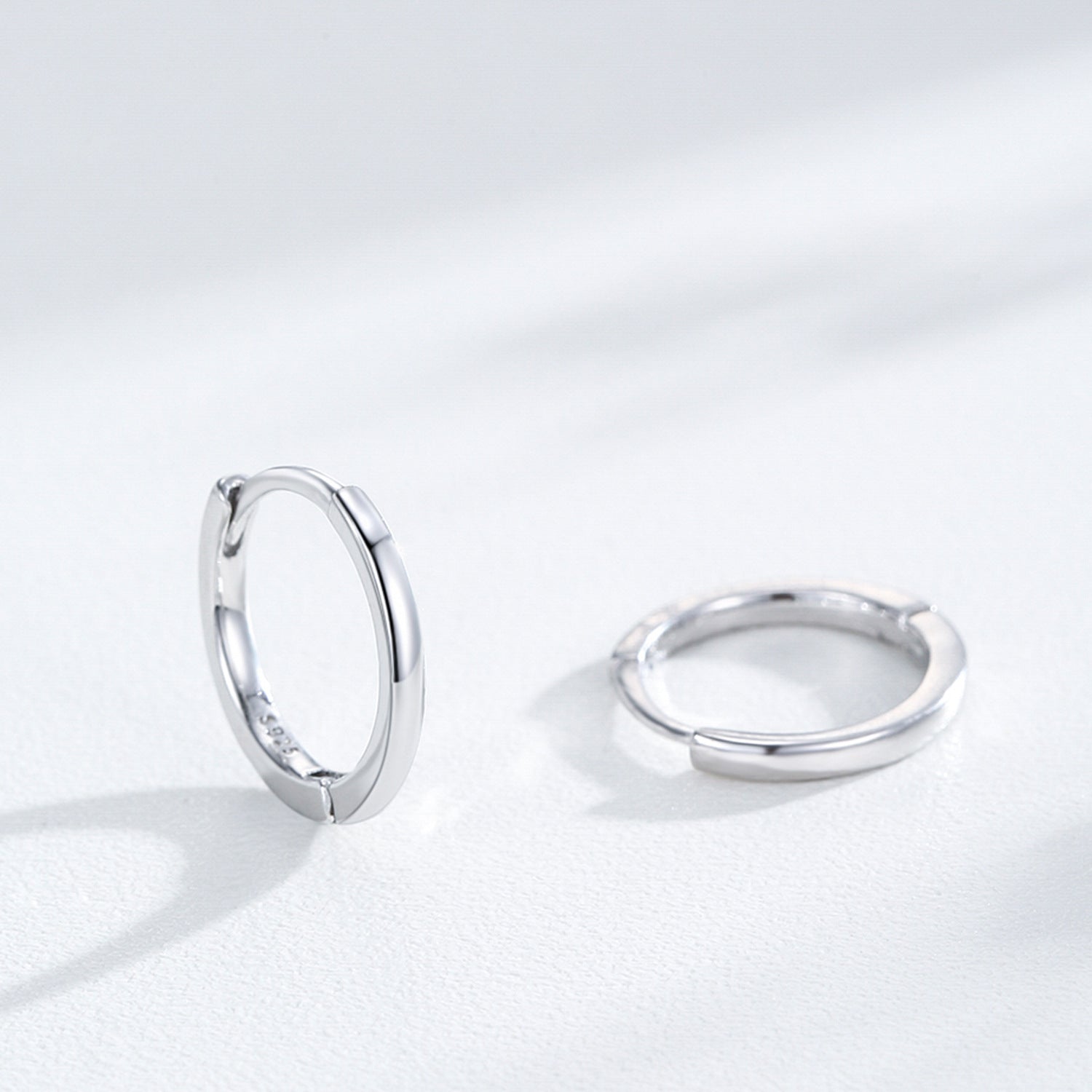 925 Sterling Silver Polished Classic Huggie Hoop Earrings 60200352