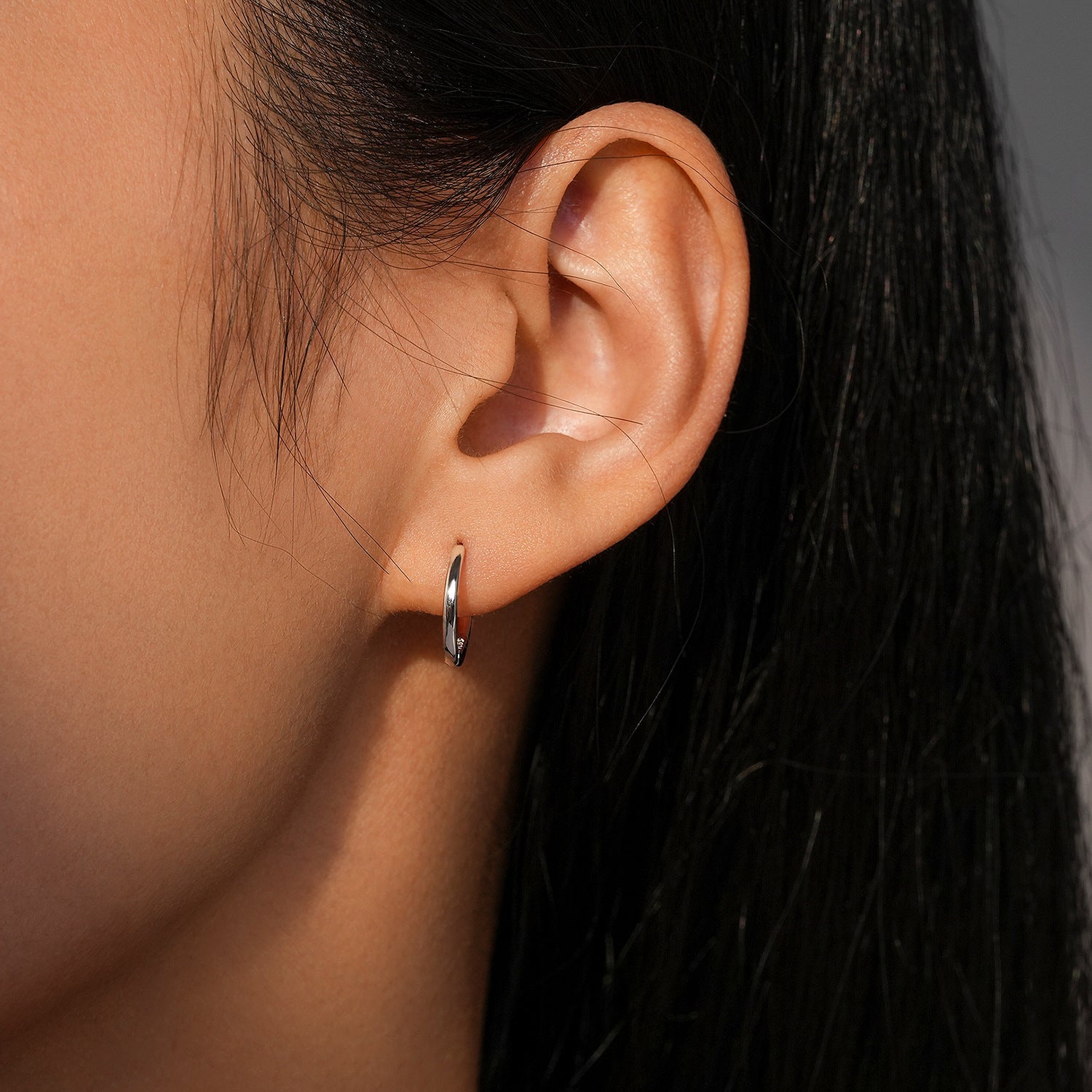 925 Sterling Silver Polished Classic Huggie Hoop Earrings 60200352