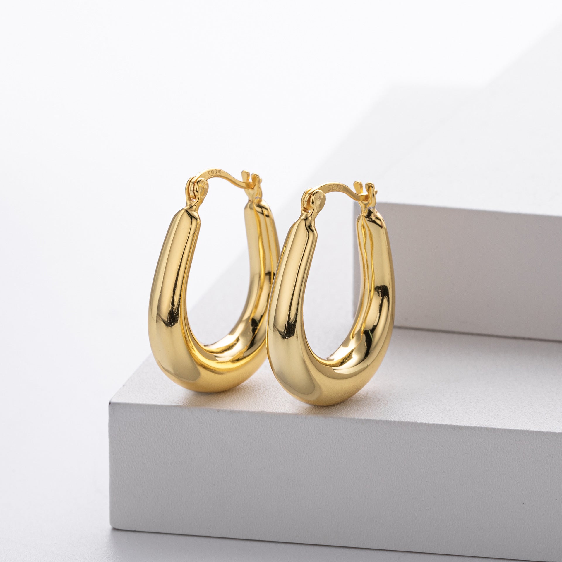925 Sterling Silver Minimalist Oval Tapered Hollow Hoop Earrings 60400028