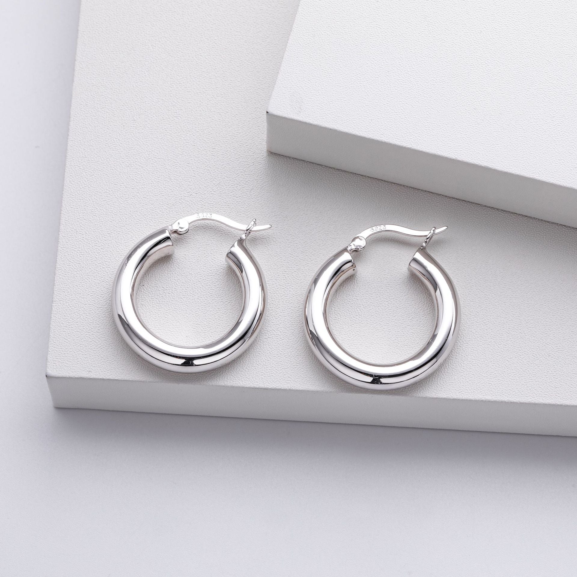 925 Sterling Silver Classic Chunky Hollow Hoop Earrings 60400030