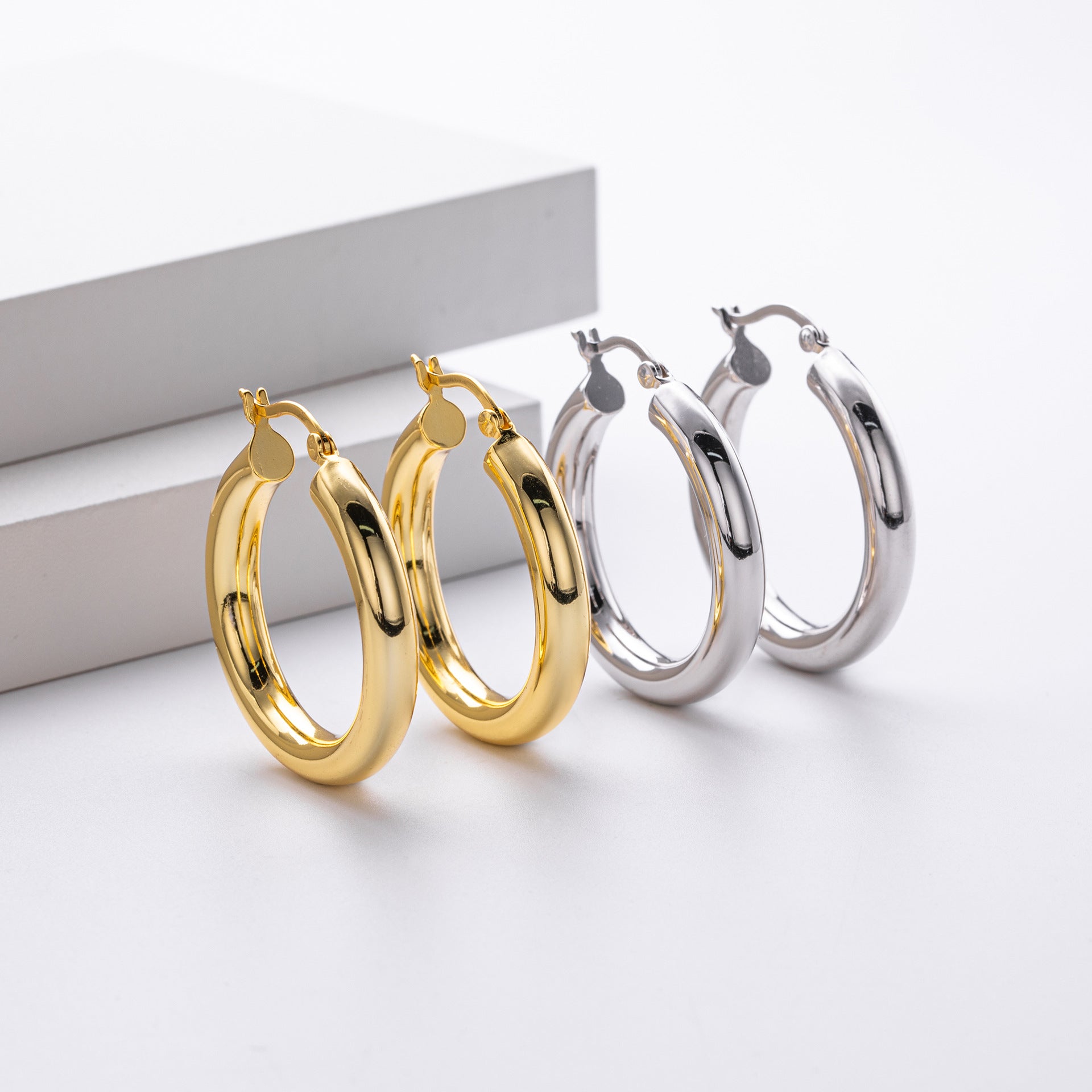 925 Sterling Silver Classic Chunky Hollow Hoop Earrings 60400030