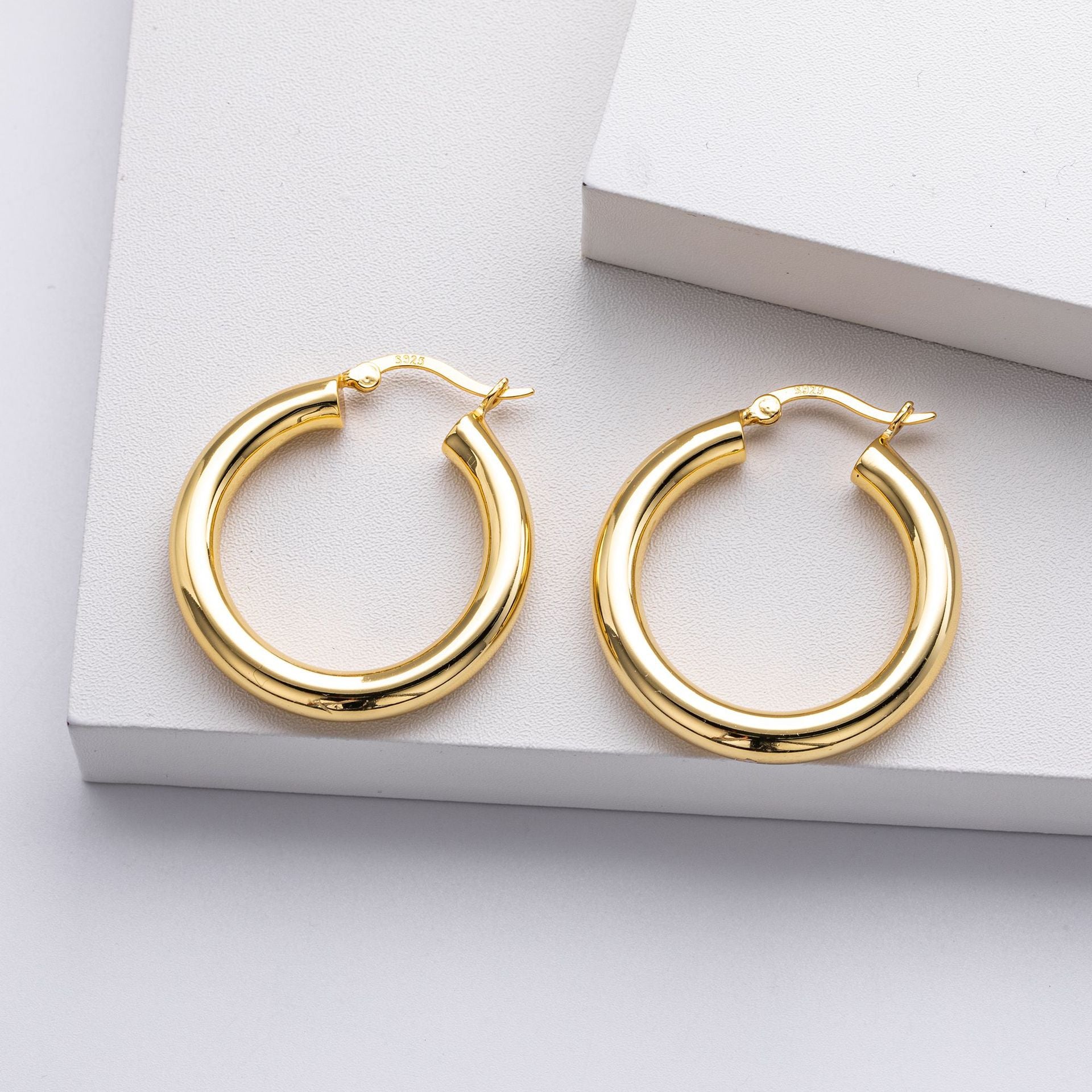 925 Sterling Silver Classic Chunky Hollow Hoop Earrings 60400030