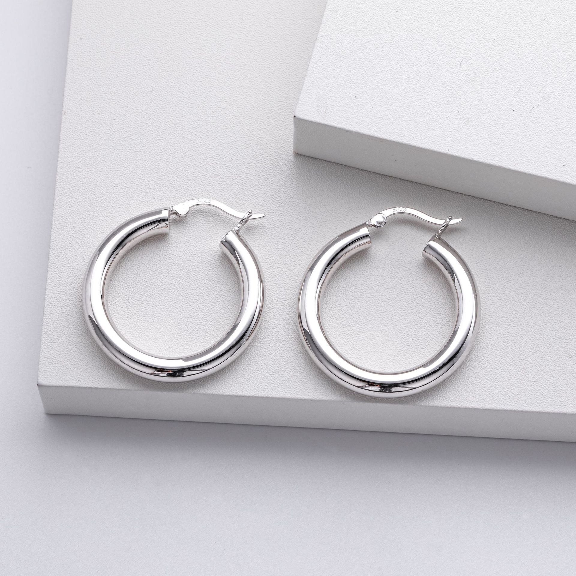 925 Sterling Silver Classic Chunky Hollow Hoop Earrings 60400030