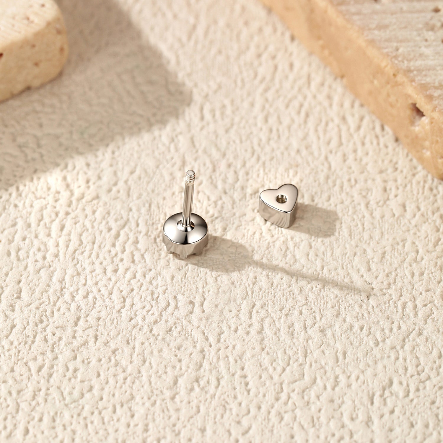 925 Sterling Silver Round Moissanite Cartilage Stud110100090