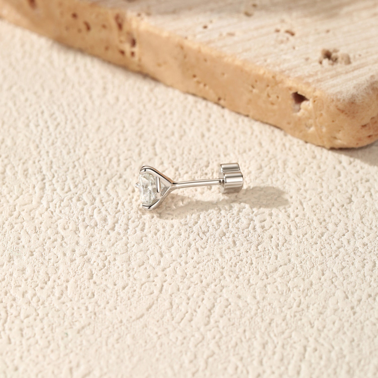 925 Sterling Silver Round Moissanite Cartilage Stud 110100095