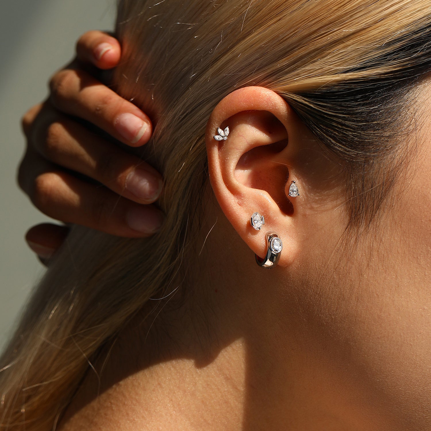 925 Sterling Silver Moissanite Crown Cartilage Stud 110100103