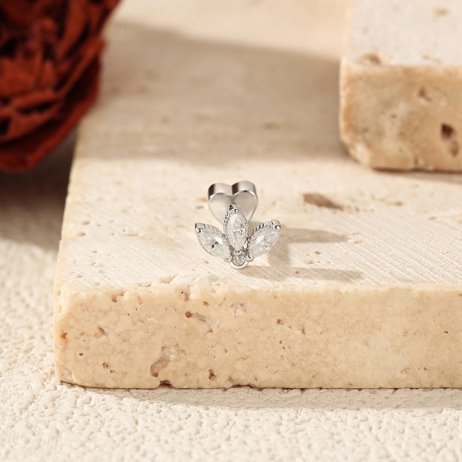 925 Sterling Silver Moissanite Crown Cartilage Stud 110100103