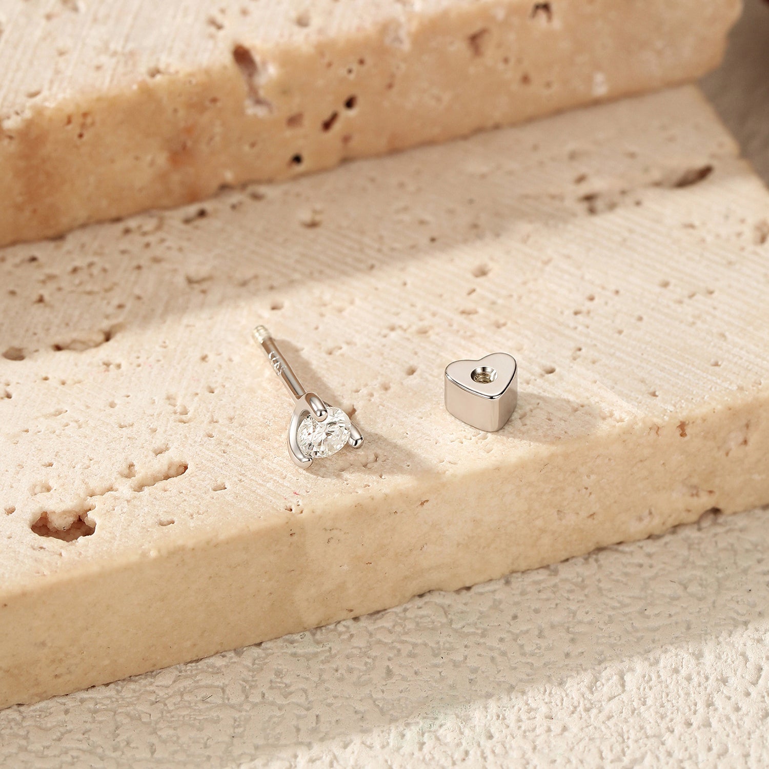 925 Sterling Silver Moissanite Minimalist Cartilage Stud 110100104