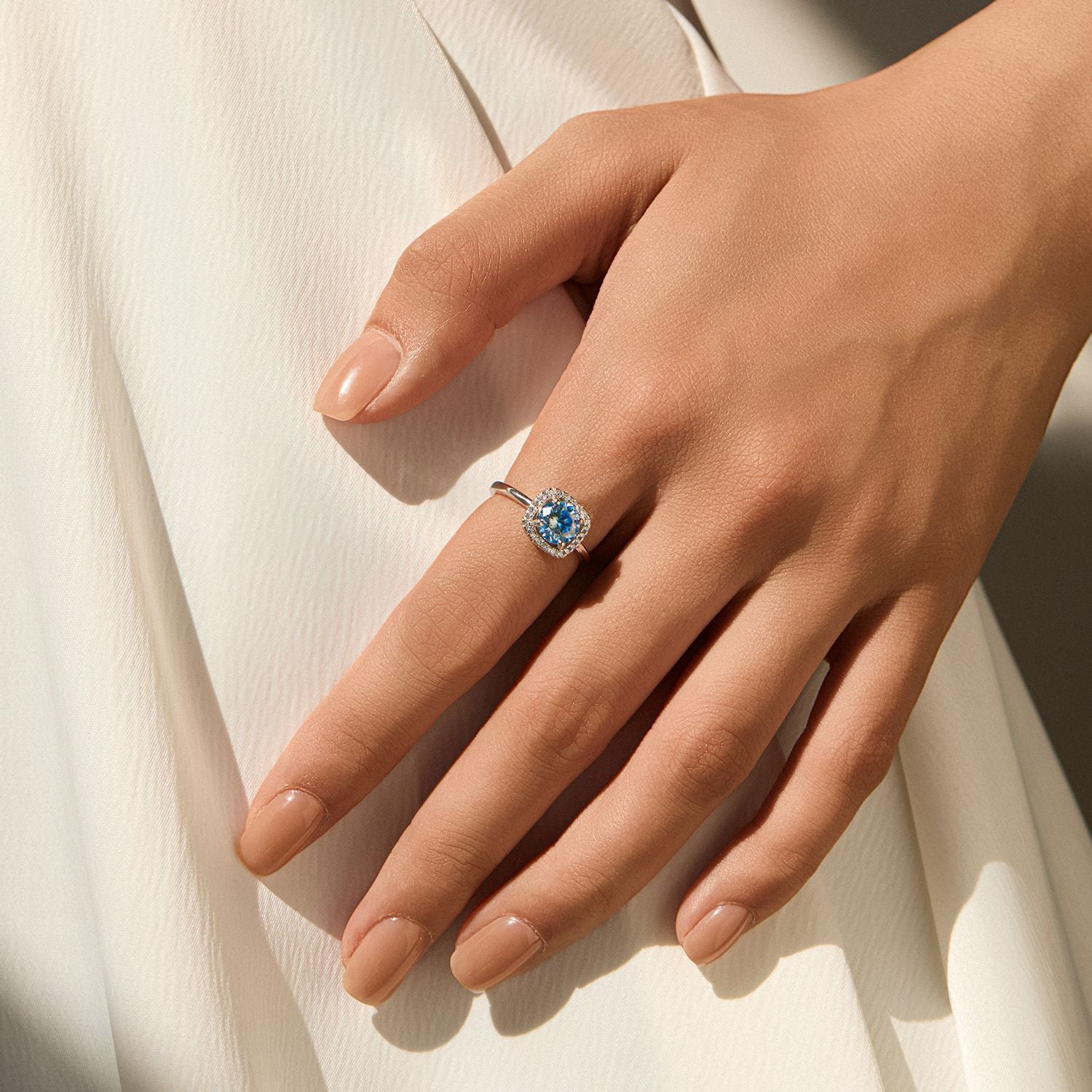 925 Sterling Silver 1ct Klein Blue Moissanite Halo Ring 110200068