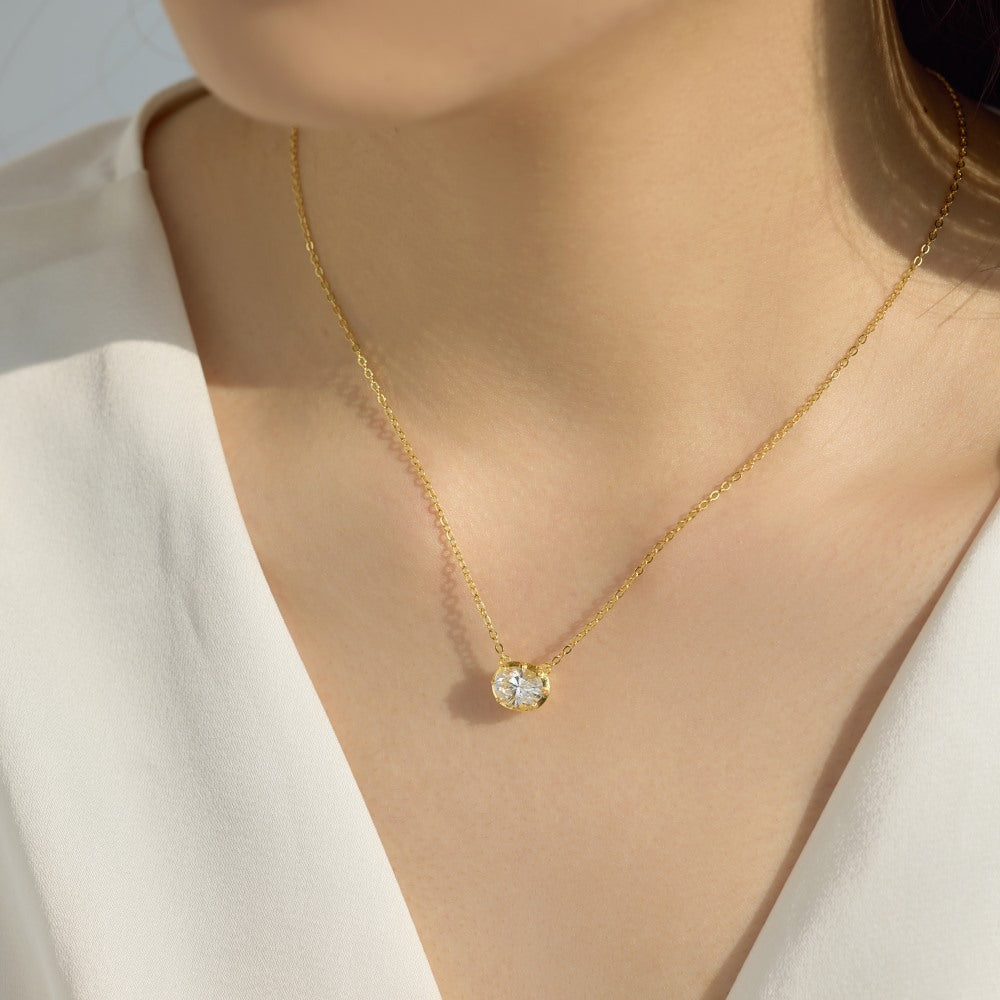 925 Sterling Silver Eight-Prong Zircon Moissanite Pendant Necklace 110300041
